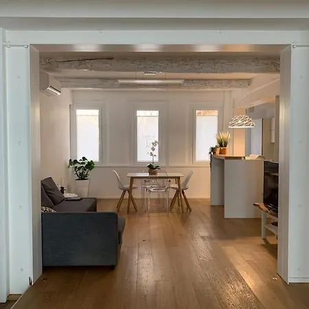 Interno4home: In Centro Storico Con Posto Auto *