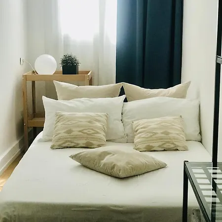 Interno4home: In Centro Storico Con Posto Auto 费拉拉