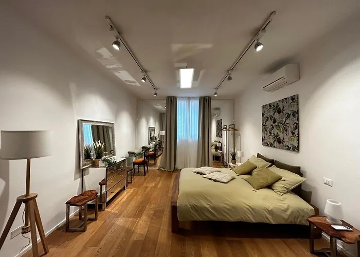 Interno4home: In Centro Storico Con Posto Auto Apartament