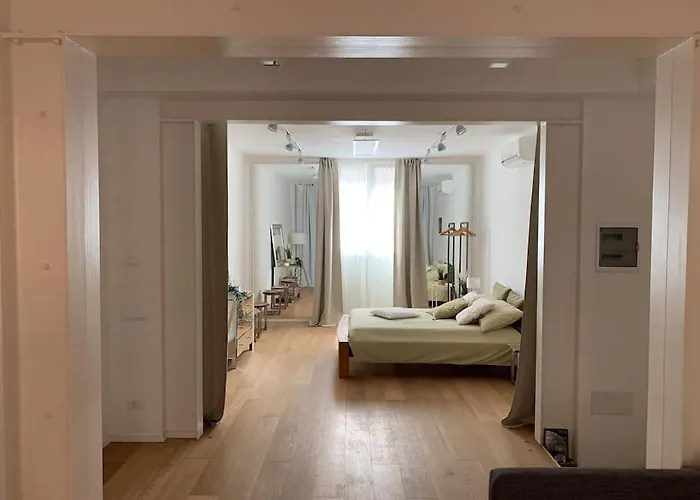 Interno4home: In Centro Storico Con Posto Auto Apartment Ferrara