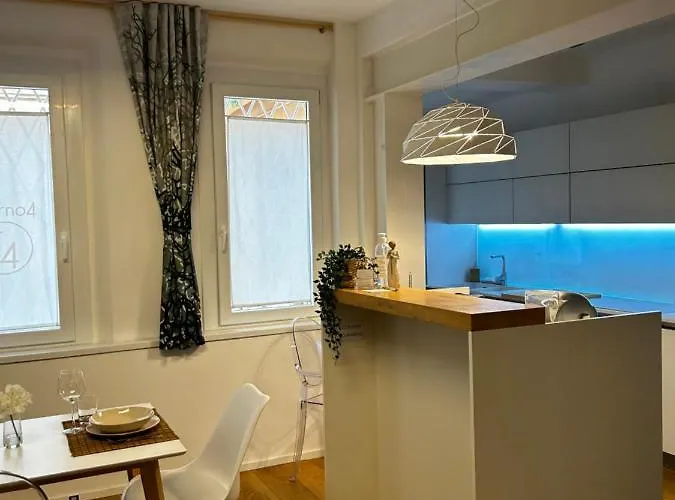 Interno4home: In Centro Storico Con Posto Auto Феррара